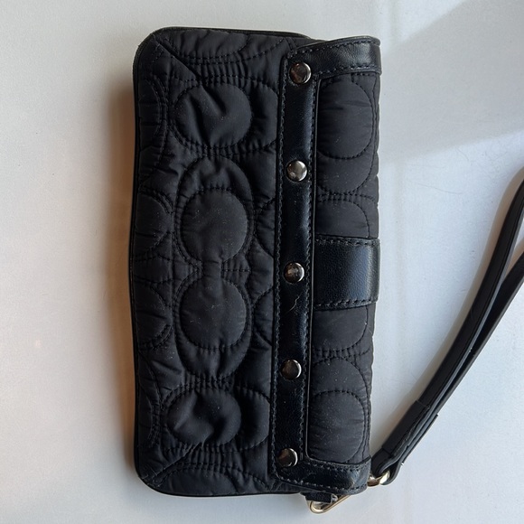 Coach black quilted wristlet - Picture 3 of 3
